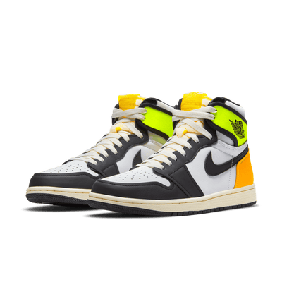 Air Jordan 1
Volt Gold